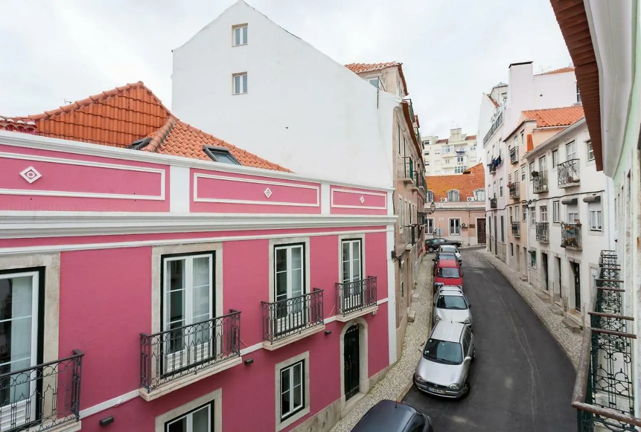 Altido Charming 1Br Apt With Workspace In Sao Bento Lisboa Portekiz