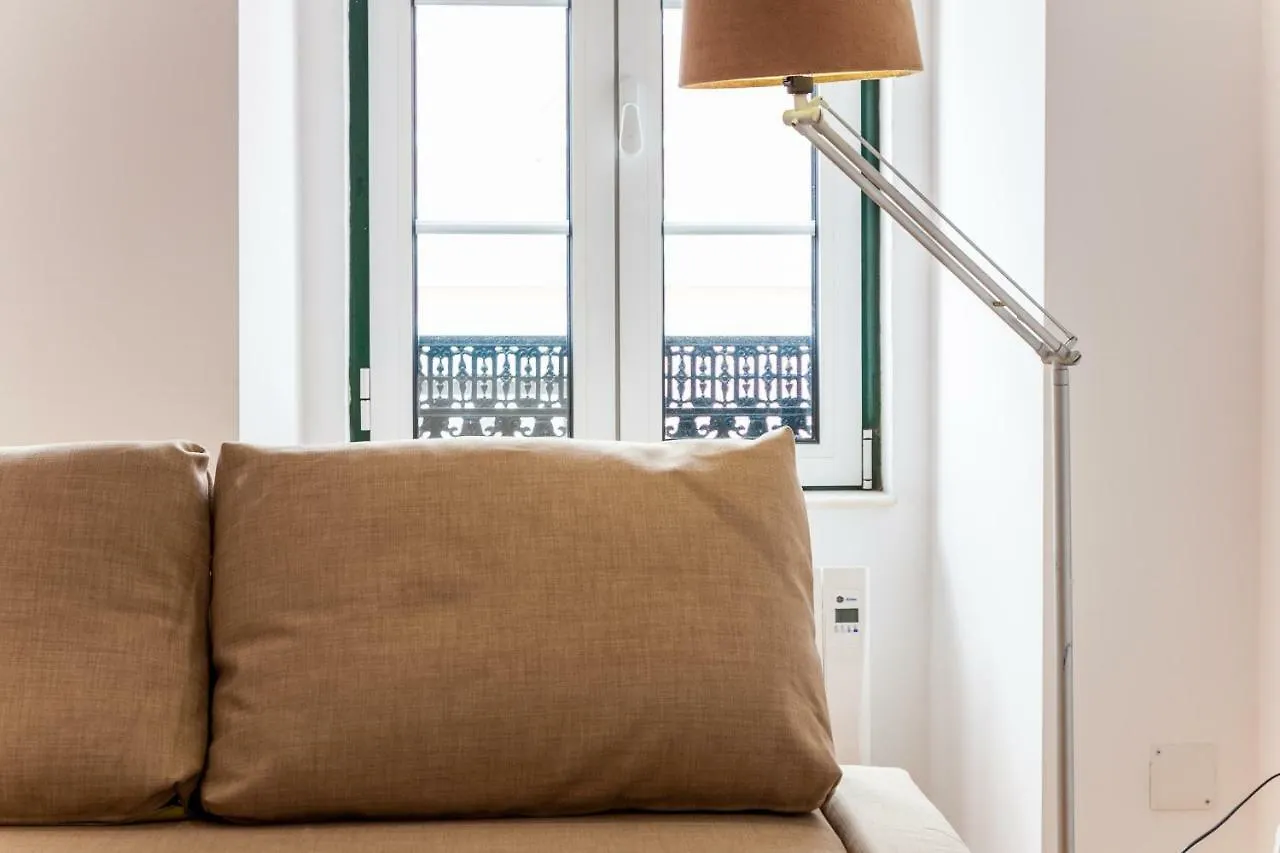 Altido Charming 1Br Apt With Workspace In Sao Bento Lisboa 0*,  Portekiz