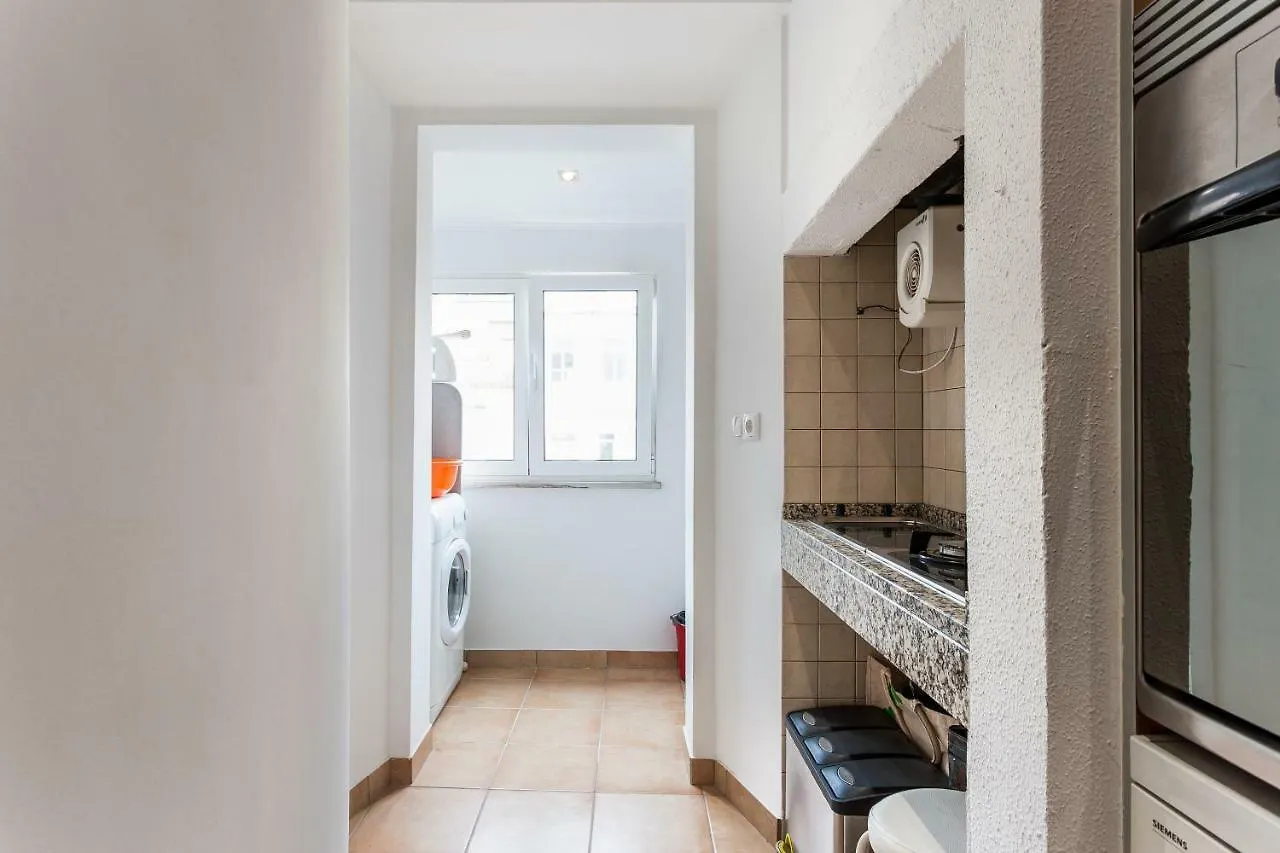 Daire Altido Charming 1Br Apt With Workspace In Sao Bento Lisboa