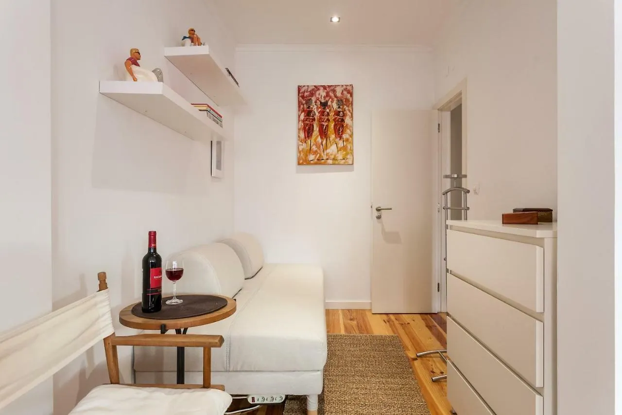 Altido Charming 1Br Apt With Workspace In Sao Bento Lisbon Apartment