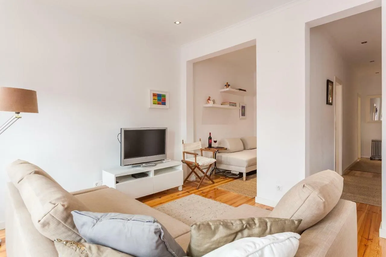 Altido Charming 1Br Apt With Workspace In Sao Bento Lisbon
